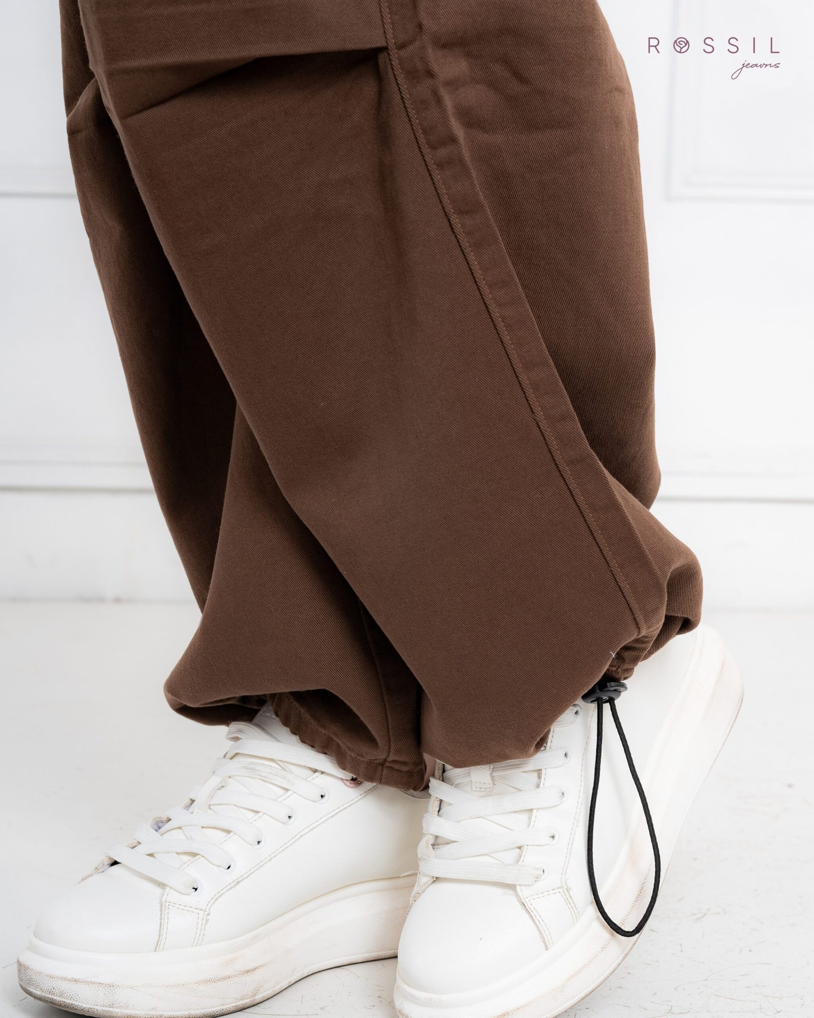 Parachute marrón tendencia jeans